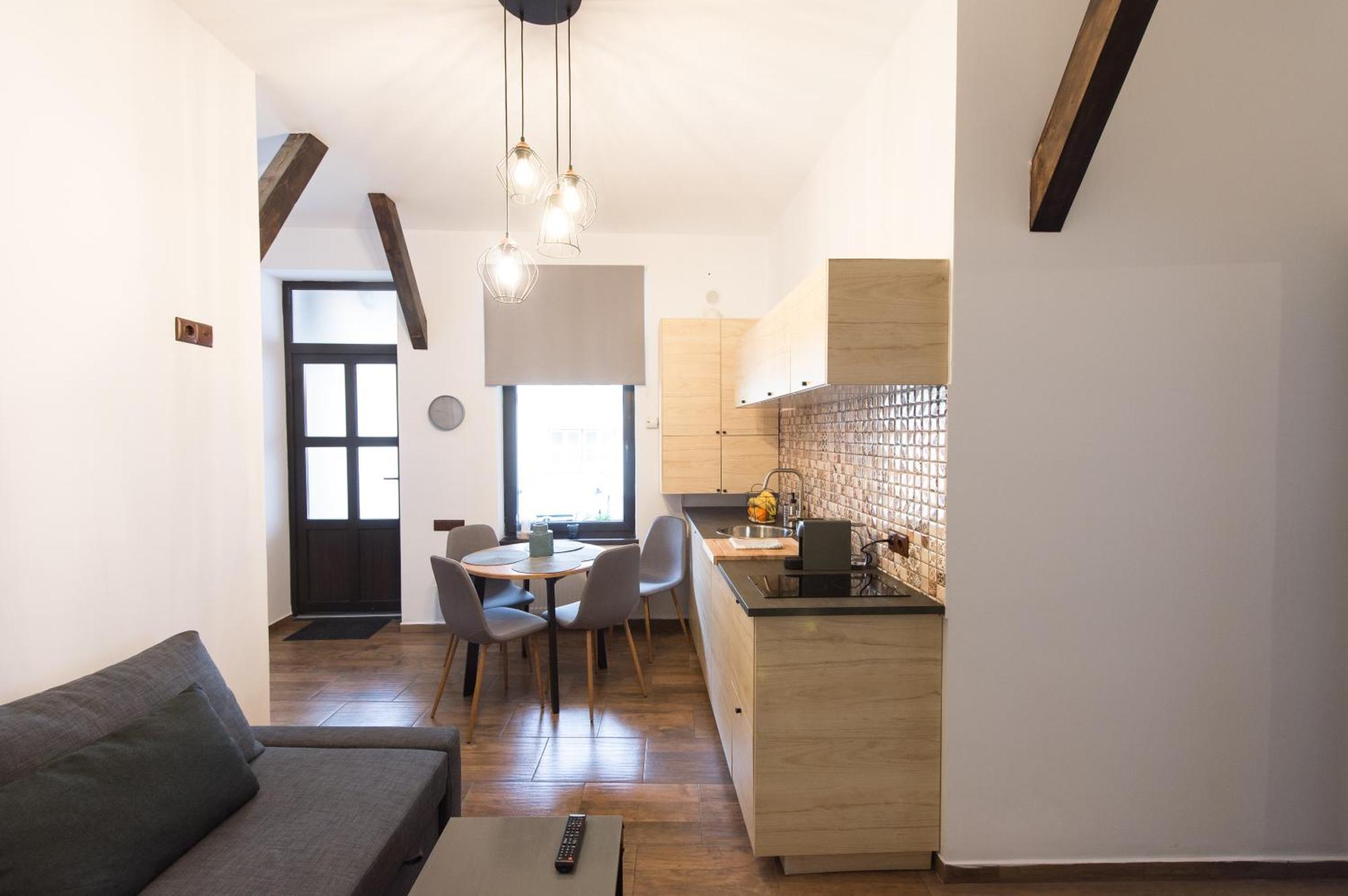 Lovely Brasov Flat With Patio And Mountain Views Kültér fotó