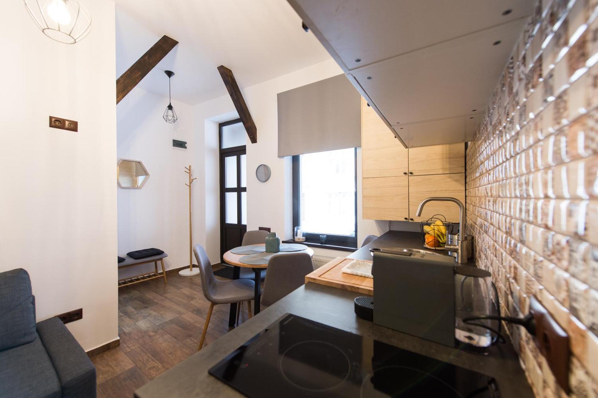 Lovely Brasov Flat With Patio And Mountain Views Kültér fotó