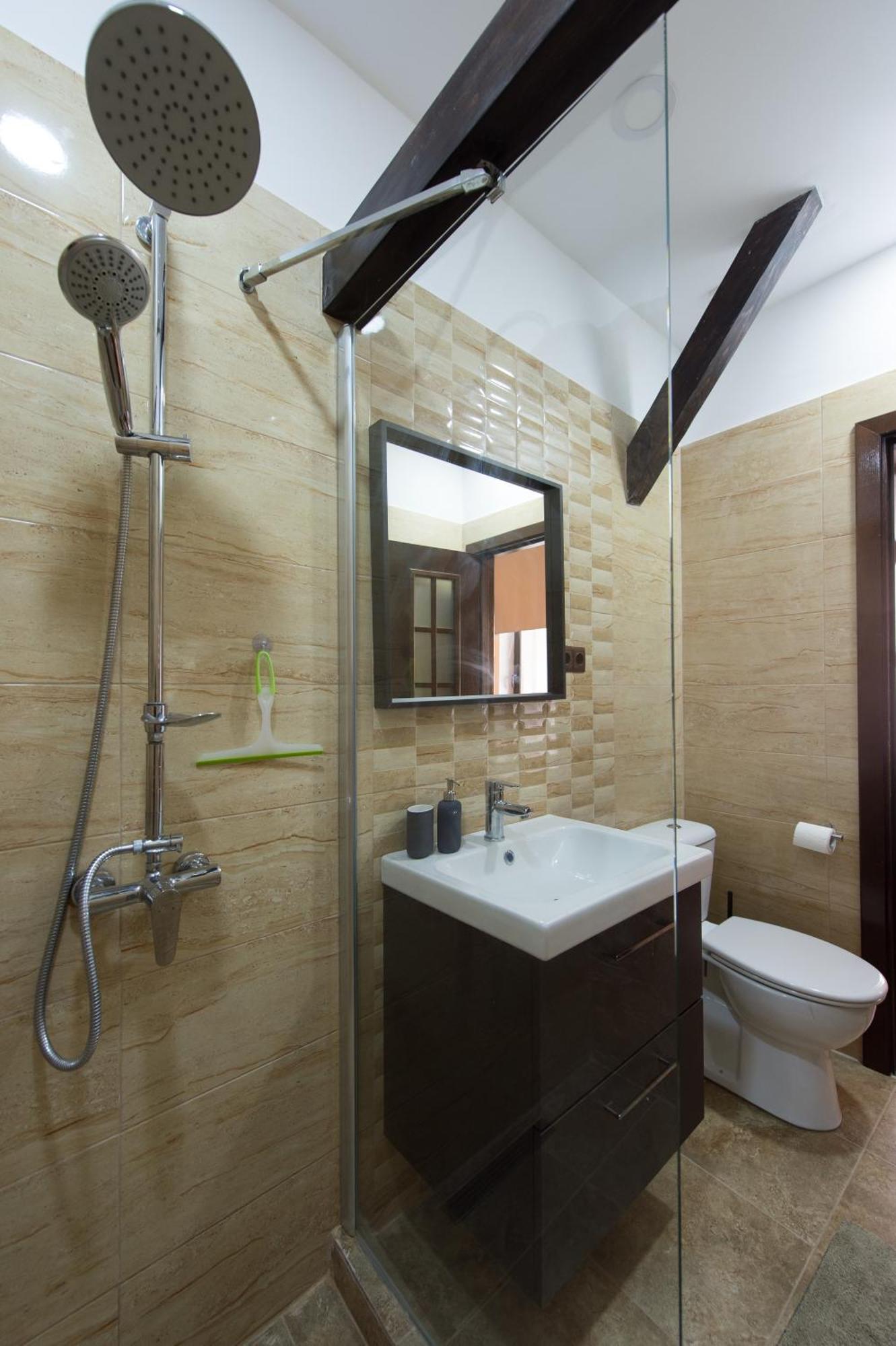 Lovely Brasov Flat With Patio And Mountain Views Kültér fotó