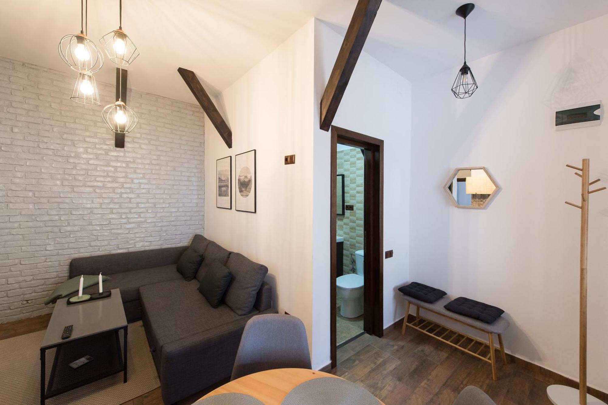 Lovely Brasov Flat With Patio And Mountain Views Kültér fotó