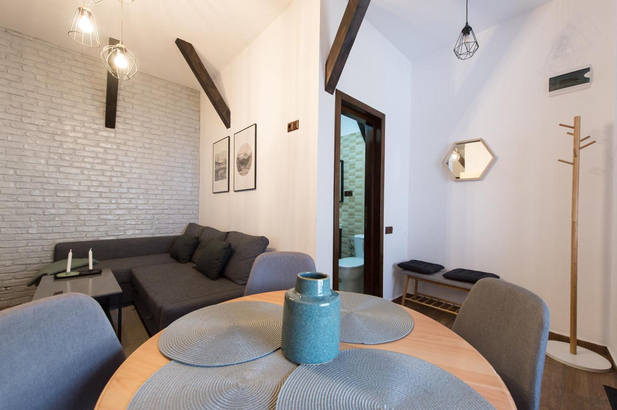 Lovely Brasov Flat With Patio And Mountain Views Kültér fotó