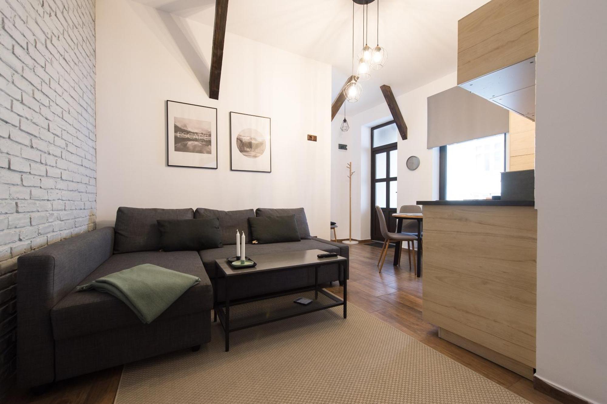 Lovely Brasov Flat With Patio And Mountain Views Kültér fotó
