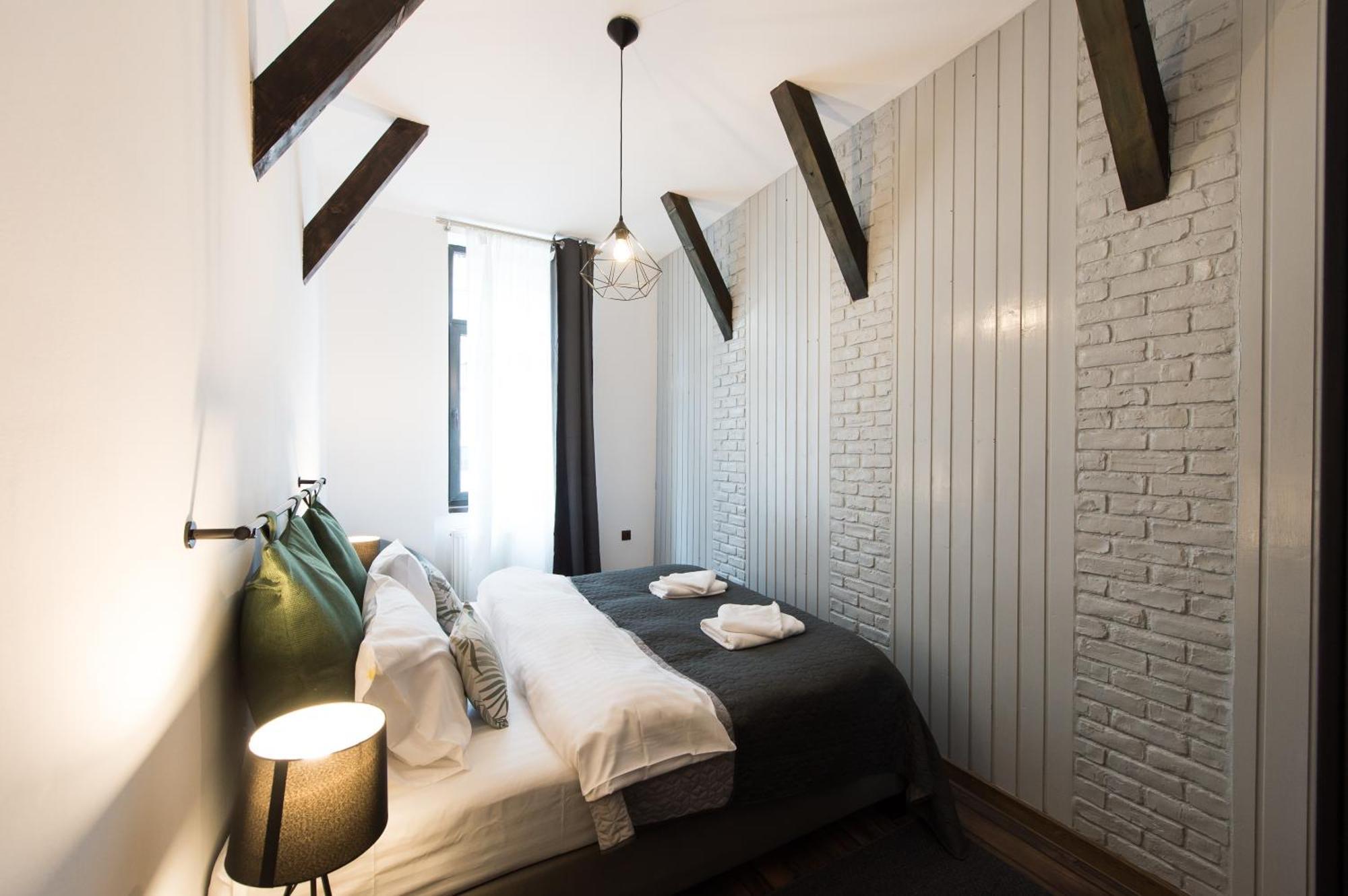 Lovely Brasov Flat With Patio And Mountain Views Kültér fotó